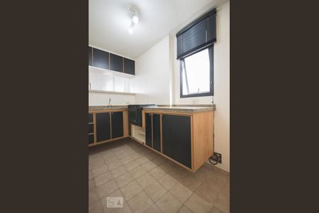 Cozinha de apartamento para alugar com 1 quarto, 73m² em Itaim Bibi, São Paulo