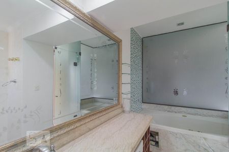 Banheiro Suite de apartamento para alugar com 4 quartos, 490m² em Mooca, São Paulo