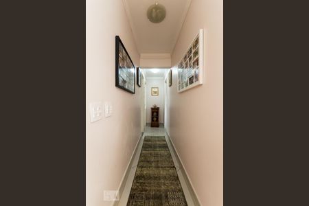 Corredor de apartamento para alugar com 2 quartos, 85m² em Jardim Tupanci, Barueri