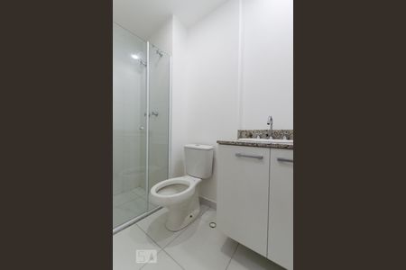 Banheiro de apartamento à venda com 2 quartos, 61m² em Tamboré, Barueri