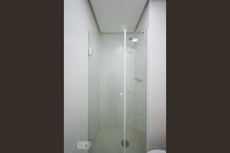 Banheiro de apartamento para alugar com 2 quartos, 57m² em Vila Homero Thon, Santo André