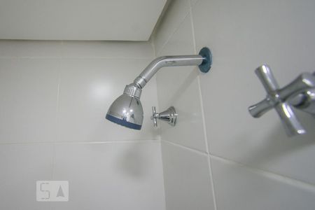 Banheiro de apartamento para alugar com 2 quartos, 57m² em Vila Homero Thon, Santo André