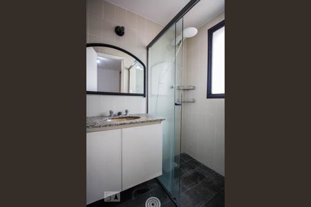 Banheiro suite  de apartamento para alugar com 1 quarto, 45m² em Vila Madalena, São Paulo