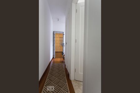 Corredor de casa para alugar com 3 quartos, 300m² em Jardim Europa, São Paulo