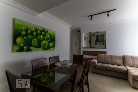 Sala de apartamento para alugar com 2 quartos, 77m² em Jardim, Santo André