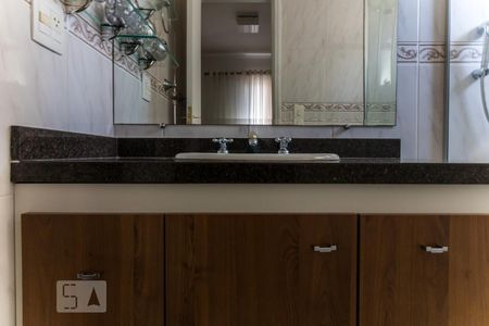 Detalhe banheiro de apartamento para alugar com 2 quartos, 77m² em Jardim, Santo André