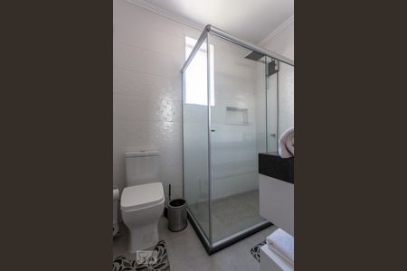 Banheiro de apartamento para alugar com 2 quartos, 76m² em Azenha, Porto Alegre