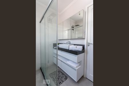 Banheiro de apartamento para alugar com 2 quartos, 76m² em Azenha, Porto Alegre