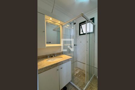 Banheiro da Suíte 1 de apartamento para alugar com 3 quartos, 94m² em Alphaville Industrial, Barueri