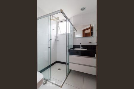 Banheiro suíte  de apartamento para alugar com 3 quartos, 87m² em Lourdes, Belo Horizonte
