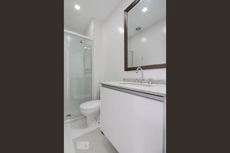 Banheiro de apartamento para alugar com 1 quarto, 41m² em Umuarama, Osasco