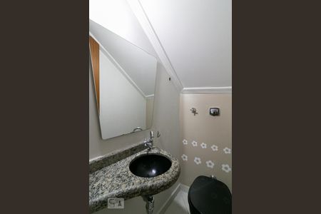 Lavabo de casa para alugar com 2 quartos, 70m² em Vila Nair, São Paulo
