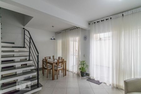 Sala de casa de condomínio à venda com 2 quartos, 135m² em Santa Teresinha, Santo André