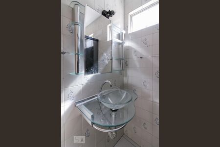 Banheiro de apartamento à venda com 2 quartos, 55m² em Jardim Roberto, Osasco