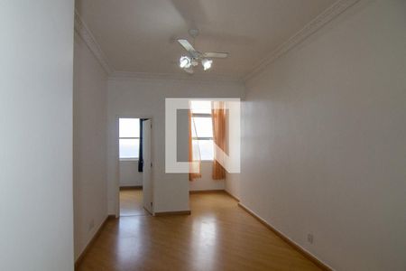 Sala de apartamento para alugar com 2 quartos, 75m² em Leme, Rio de Janeiro