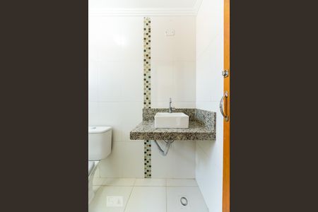 Banheiro da Suíte 1 de apartamento para alugar com 2 quartos, 46m² em Vila São Pedro, Santo André