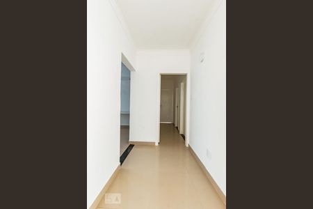 Corredor de apartamento à venda com 4 quartos, 158m² em Centro, Campinas