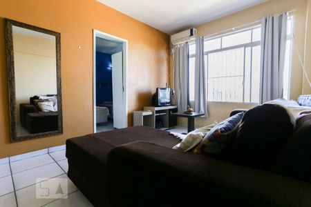 Sala de apartamento para alugar com 2 quartos, 56m² em Centro Histórico, Porto Alegre