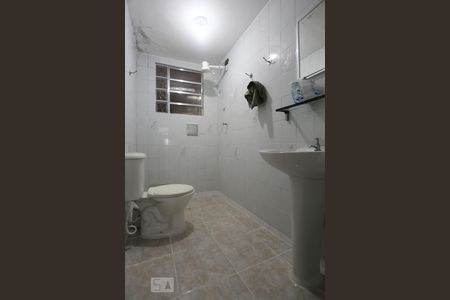 Banheiro de casa para alugar com 2 quartos, 180m² em Cipava, Osasco