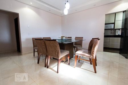Sala de jantar de casa de condomínio para alugar com 6 quartos, 350m² em Setor Habitacional Arniqueiras, Brasília