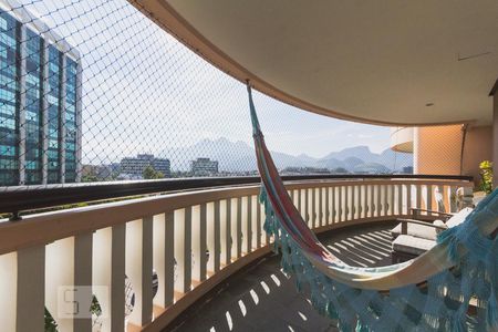 Varanda de apartamento para alugar com 4 quartos, 146m² em Barra da Tijuca, Rio de Janeiro