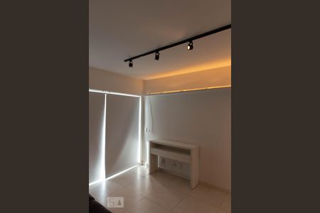 Detalhe da Luz da Sala de apartamento para alugar com 1 quarto, 66m² em Petrópolis, Porto Alegre