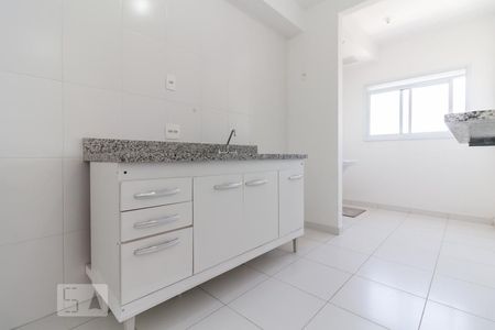 Cozinha de kitnet/studio para alugar com 1 quarto, 35m² em Tamboré, Barueri