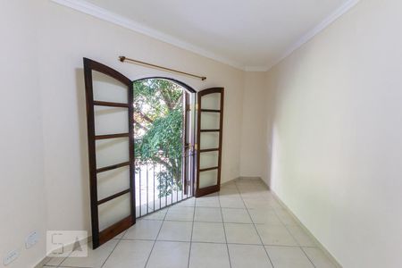 Quarto 2 de casa para alugar com 2 quartos, 70m² em Água Branca, São Paulo