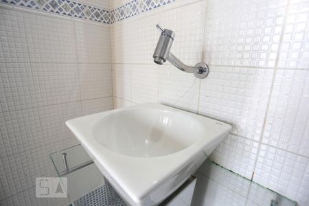 Lavabo de casa à venda com 3 quartos, 311m² em Km 18, Osasco