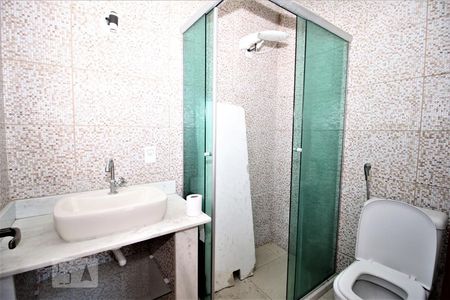 Banheiro da Suíte de casa de condomínio para alugar com 3 quartos, 110m² em Pechincha, Rio de Janeiro