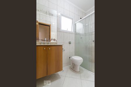 Banheiro de apartamento para alugar com 3 quartos, 80m² em Jardim Santo Antônio, Santo André