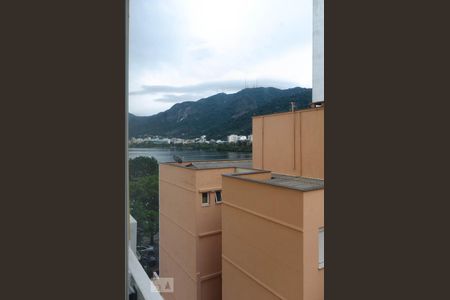 Vista externa da janela da sala de apartamento para alugar com 2 quartos, 74m² em Lagoa, Rio de Janeiro