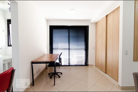 Sala de apartamento para alugar com 2 quartos, 60m² em Cambuí, Campinas