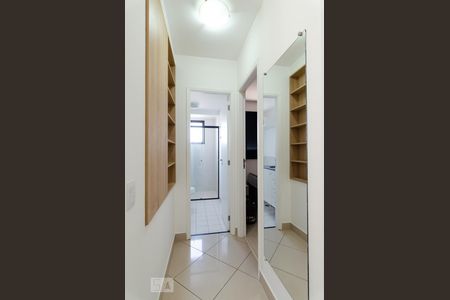 Corredor de apartamento para alugar com 2 quartos, 60m² em Cambuí, Campinas