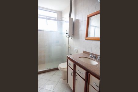 Banheiro de apartamento para alugar com 2 quartos, 65m² em Méier, Rio de Janeiro
