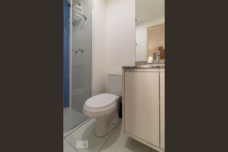 Banheiro de apartamento à venda com 1 quarto, 42m² em Melville Empresarial Ii, Barueri