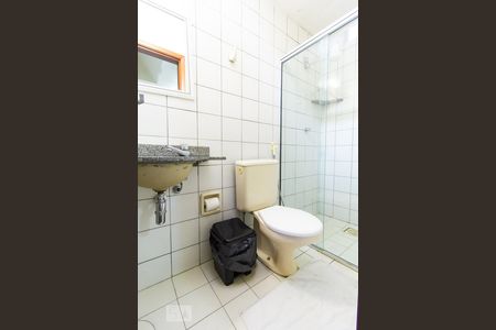 Banheiro de apartamento para alugar com 1 quarto, 27m² em Asa Norte, Brasília