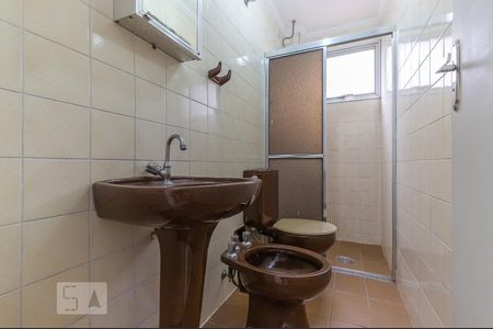 Banheiro de apartamento para alugar com 1 quarto, 55m² em Vila Itapura, Campinas