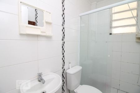 Banheiro  de kitnet/studio à venda com 1 quarto, 42m² em Petrópolis, Porto Alegre