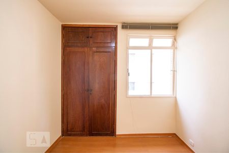 Quarto 01 de apartamento para alugar com 3 quartos, 85m² em Santo Antônio, Belo Horizonte
