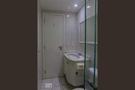 Banheiro de apartamento à venda com 3 quartos, 68m² em Cambuci, São Paulo