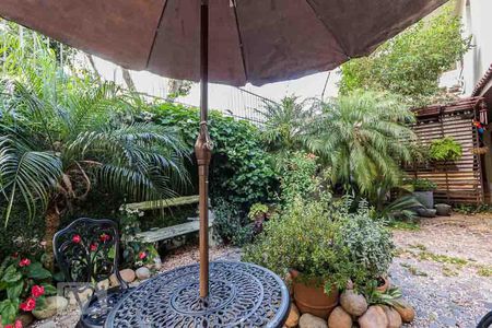 Jardim de casa à venda com 5 quartos, 370m² em Jardim Botânico, Porto Alegre