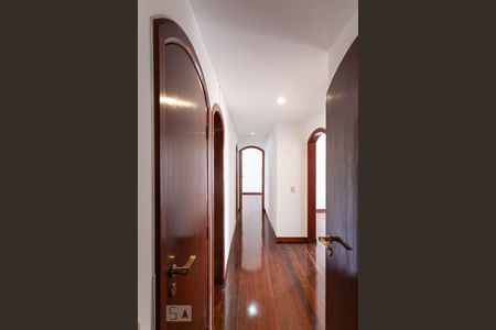Corredor  de apartamento para alugar com 4 quartos, 225m² em Serra, Belo Horizonte