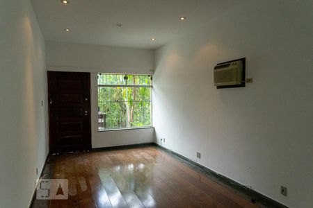 Sala de casa à venda com 5 quartos, 240m² em Água Branca, São Paulo