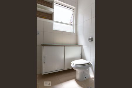 Banheiro de apartamento para alugar com 2 quartos, 80m² em Auxiliadora, Porto Alegre
