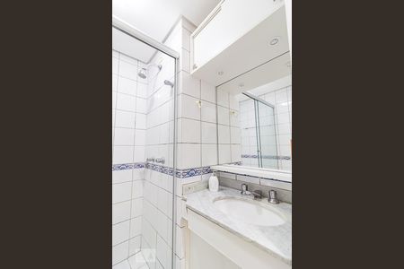 banheiro de apartamento para alugar com 2 quartos, 68m² em Menino Deus, Porto Alegre