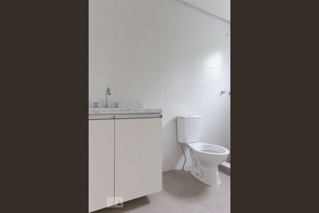Banheiro da Suíte de apartamento para alugar com 2 quartos, 77m² em Bela Vista, Porto Alegre