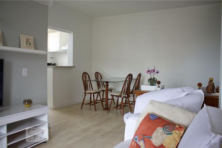 Sala de apartamento para alugar com 1 quarto, 65m² em Barra da Tijuca , Rio de Janeiro