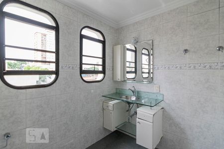 Banheiro da Suite de apartamento à venda com 4 quartos, 140m² em Parque das Nações, Santo André