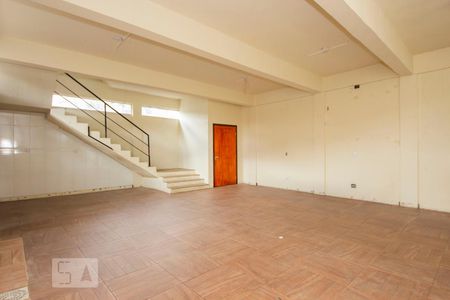 Sala / Cozinha  de casa para alugar com 3 quartos, 210m² em Passo da Areia, Porto Alegre